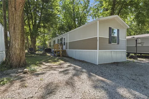 4516 Navarre Rd SW #13, Canton, OH 44706