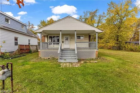 664 E 162nd St, Cleveland, OH 44110