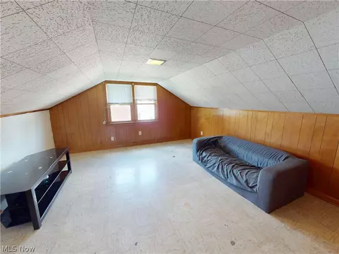 Living - 615 Edison St, Struthers, OH 44471 photo 3 of 3