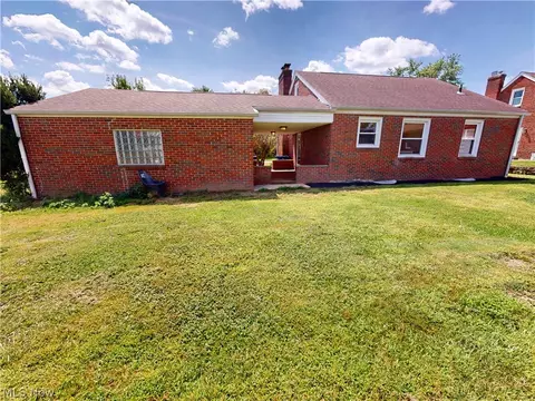 Exterior - 615 Edison St, Struthers, OH 44471 photo 1 of 3
