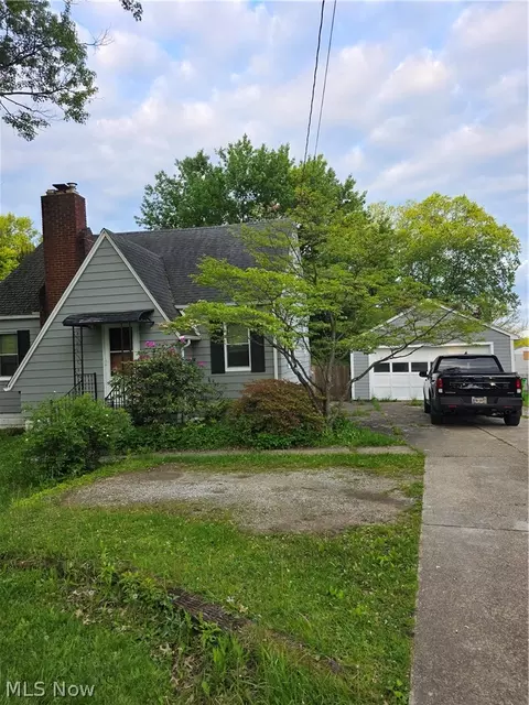 1944 Turkeyfoot Lake Rd, Barberton, OH 44203