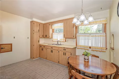 Kitchen - 16897 Mapleboro Ave, Maple Heights, OH 44137 photo 1 of 2