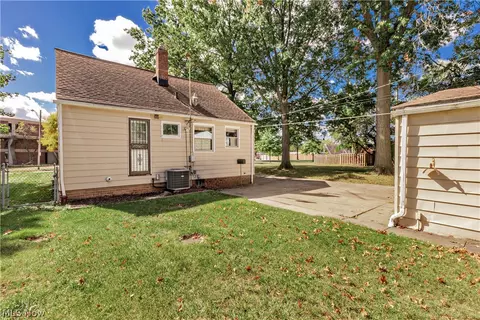 Exterior - 16897 Mapleboro Ave, Maple Heights, OH 44137 photo 2 of 9