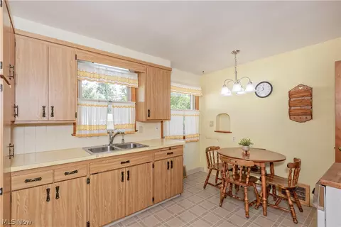 Kitchen - 16897 Mapleboro Ave, Maple Heights, OH 44137 photo 2 of 2