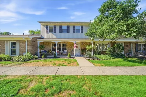 2137 Beechtree Dr, Uniontown, OH 44685