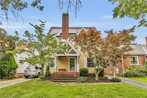 8102 Fernhill Ave, Parma, OH 44129