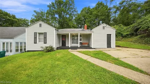 4511 Emerson Ave, Parkersburg, WV 26104
