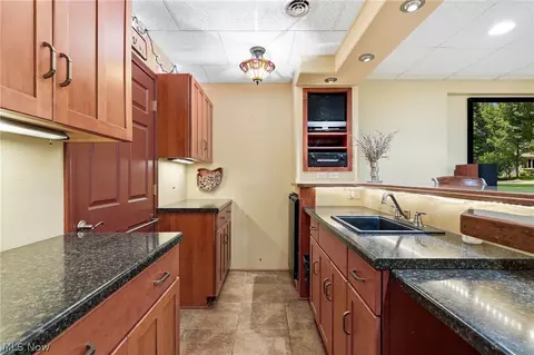 Kitchen - 3199 Blake Rd, Wadsworth, OH 44281 photo 4 of 4