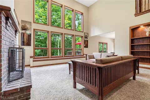 Living - 3199 Blake Rd, Wadsworth, OH 44281 photo 3 of 3
