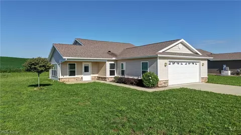 586 Keim Dr NW, Strasburg, OH 44680