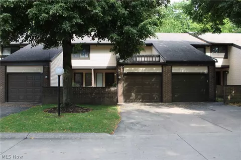 569 Bartow Ln, Richmond Heights, OH 44143