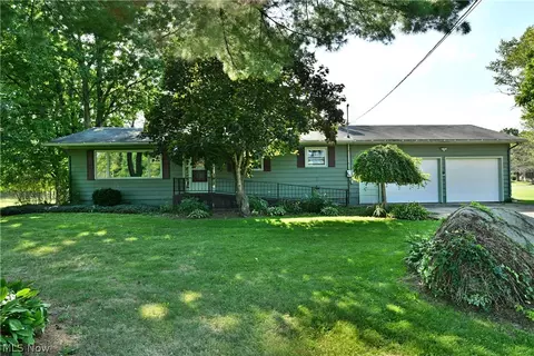 6681 Lakeview Dr, Kinsman, OH 44428