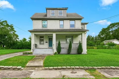 25 Russell Ave, Niles, OH 44446