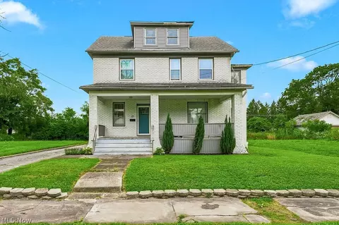 25 Russell Ave, Niles, OH 44446