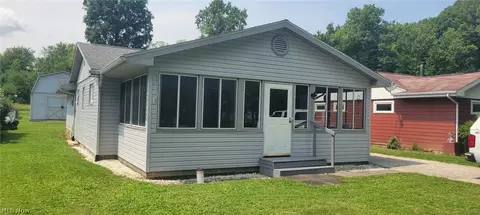 7723 Bayview Dr, Williamsfield, OH 44093