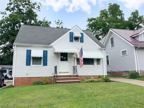 18981 Raymond St, Maple Heights, OH 44137