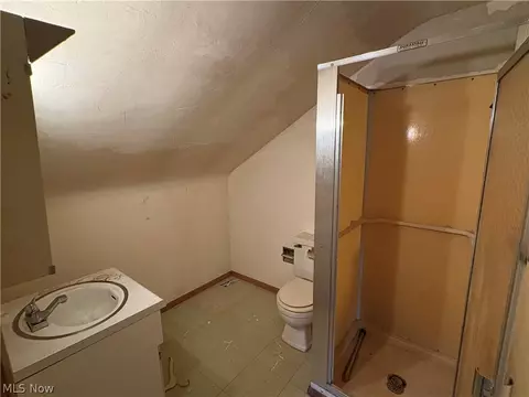 Bath - 1026 E Schaaf Rd, Brooklyn Heights, OH 44131 photo 2 of 2