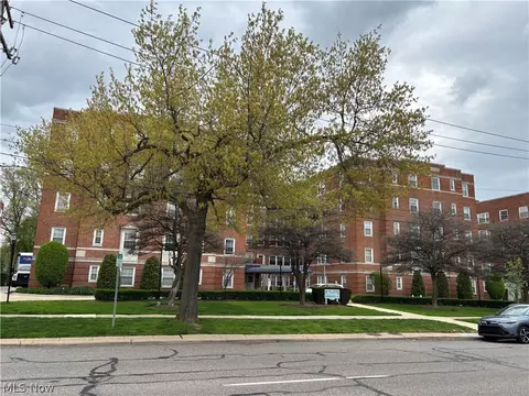19015 Van Aken Blvd #406, Shaker Heights, OH 44122