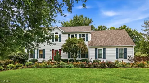 9945 Ginger Hill Rd, New Middletown, OH 44442