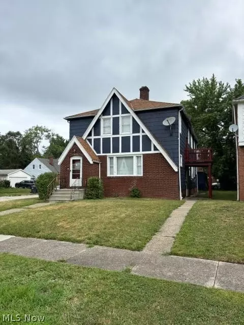 934 Ravine Dr, Cleveland Heights, OH 44112