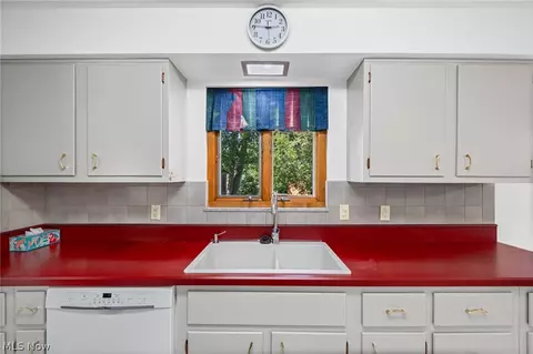 Kitchen - 6217 Brookside Rd, Independence, OH 44131 photo 3 of 4