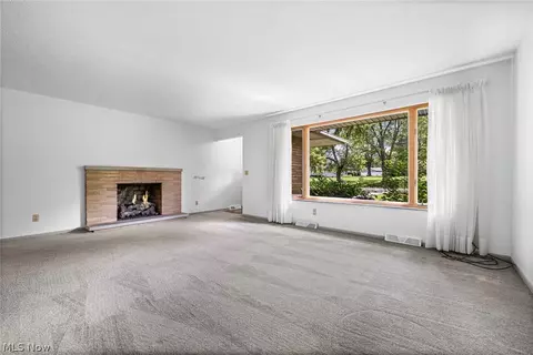 Living - 6217 Brookside Rd, Independence, OH 44131 photo 2 of 4