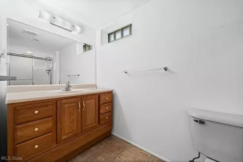 Bath - 6217 Brookside Rd, Independence, OH 44131 photo 3 of 4