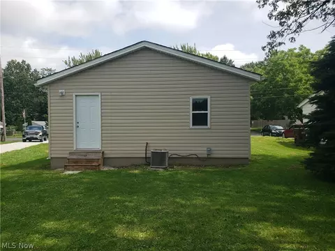 Exterior - 6110 Antrim Rd, Elyria, OH 44035 photo 1 of 3
