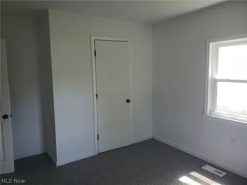Bedroom - 6110 Antrim Rd, Elyria, OH 44035 photo 4 of 4