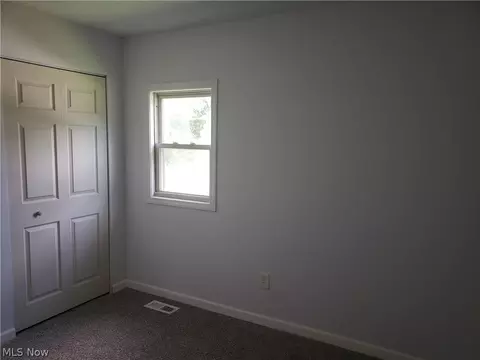 Bedroom - 6110 Antrim Rd, Elyria, OH 44035 photo 1 of 4