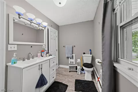 Bath - 222 E Howard St, Willard, OH 44890 photo 2 of 3