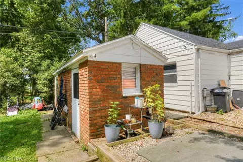 Exterior - 222 E Howard St, Willard, OH 44890 photo 10 of 11