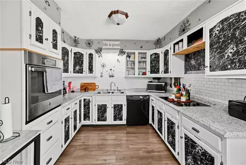Kitchen - 222 E Howard St, Willard, OH 44890 photo 3 of 4