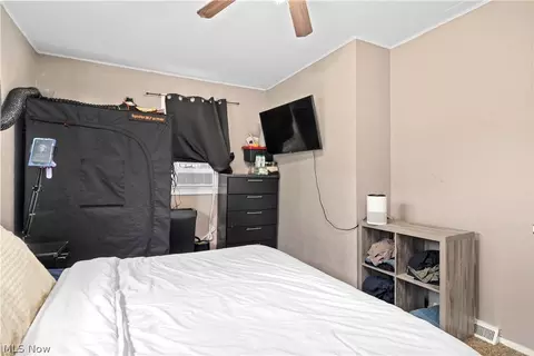 Bedroom - 1674 E 32nd St, Lorain, OH 44055 photo 2 of 6