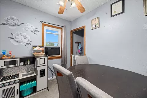 Dining - 1674 E 32nd St, Lorain, OH 44055 photo 2 of 2