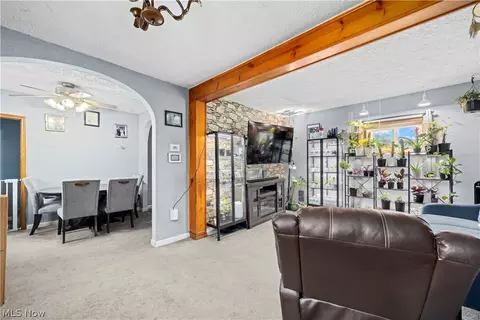 Entry Way - 1674 E 32nd St, Lorain, OH 44055 photo 1 of 2