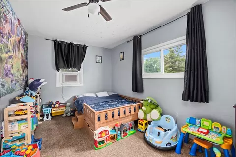 Bedroom - 1674 E 32nd St, Lorain, OH 44055 photo 3 of 6