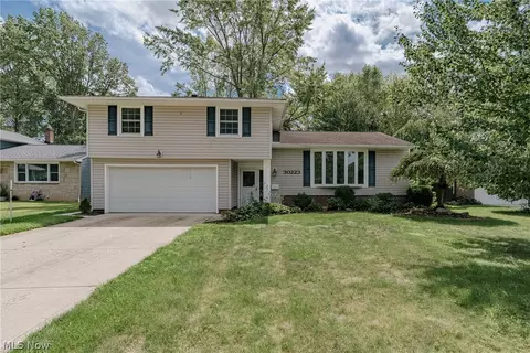 30223 Chatham Point Dr, Bay Village, OH 44140