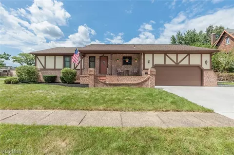 2012 21st St, Cuyahoga Falls, OH 44223