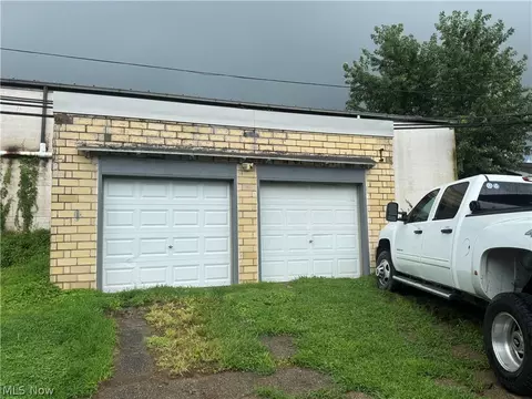 Exterior - 309 4th St, Beverly, OH 45715 photo 4 of 5