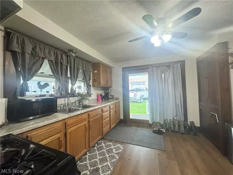 Entry Way - 309 4th St, Beverly, OH 45715 photo 3 of 3