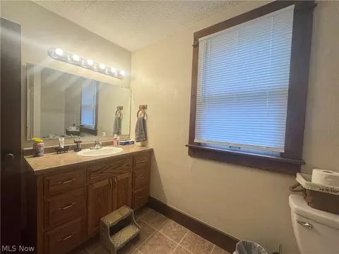 Bath - 309 4th St, Beverly, OH 45715 photo 2 of 3