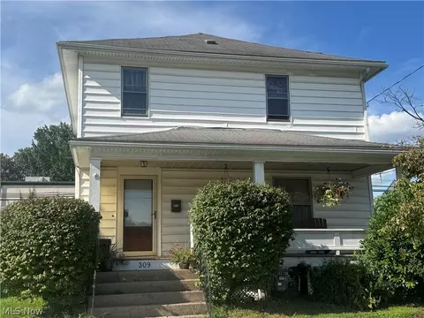 309 4th St, Beverly, OH 45715