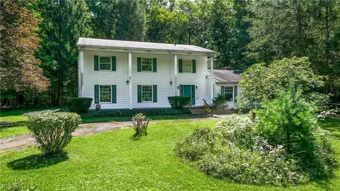 1091 Nina Ln, Akron, OH 44333