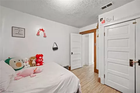 Bedroom - 637 Dewey Ave, Elyria, OH 44035 photo 5 of 7