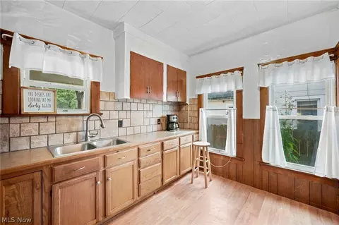 Kitchen - 637 Dewey Ave, Elyria, OH 44035 photo 1 of 2