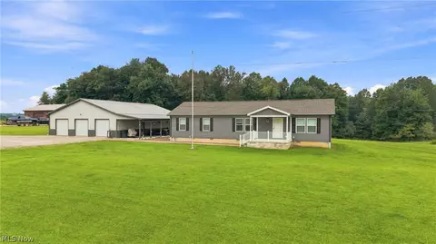 786 Pumpkin Knob Rd, Waverly, WV 26184