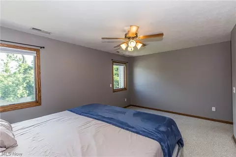Bedroom - 513 Ohio St, Elyria, OH 44035 photo 3 of 7
