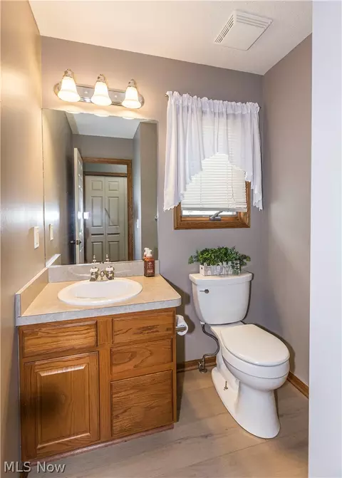 Bath - 513 Ohio St, Elyria, OH 44035 photo 1 of 4
