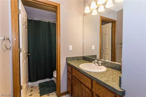 Bath - 513 Ohio St, Elyria, OH 44035 photo 2 of 4